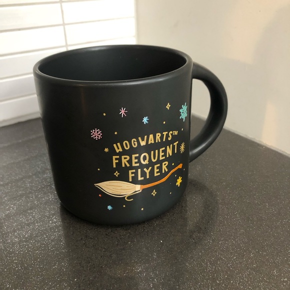 EUC Harry Potter Hogwarts Frequent Flyer mug - Picture 6 of 8